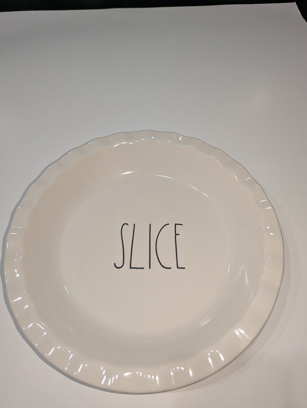 Rae Dunn SLICE 10.5" Pie Plate Dish White Ceramic Fluted Edge EUC